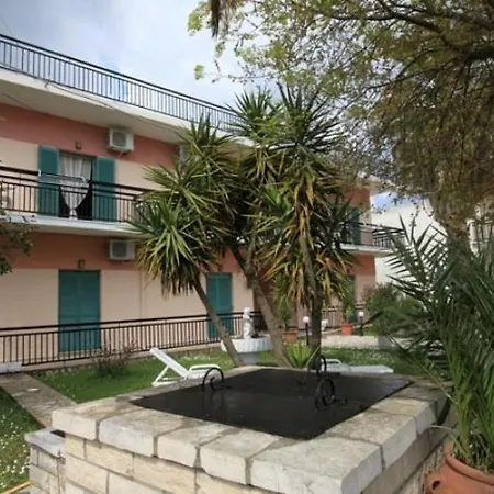 Apartment Maritsas *