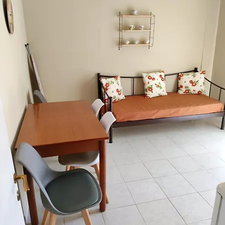 Apartament Maritsas *